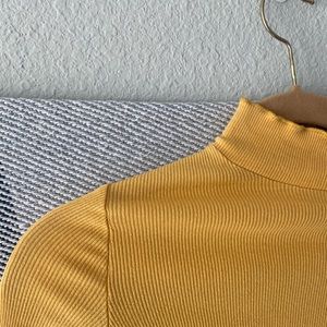 Hollister turtle neck